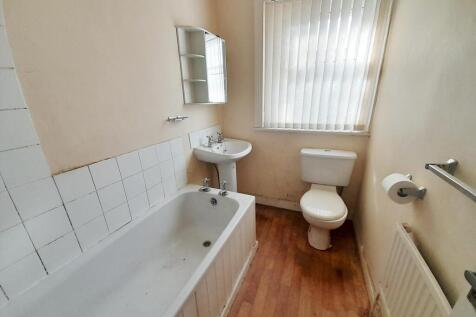 Thronton Road Bathro