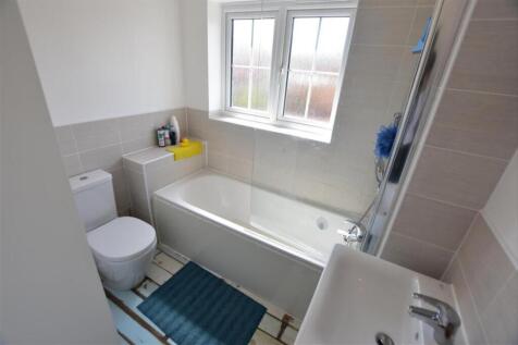 Eagle Close Bathroom