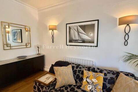 Lounge feature