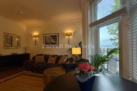 Lounge and Sea View