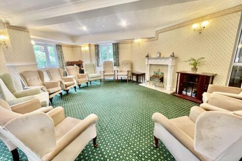 Communal lounge 2
