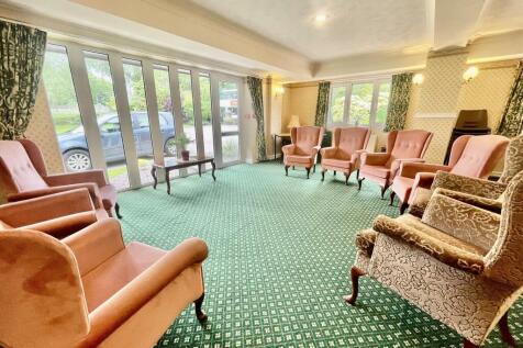 Communal lounge 3