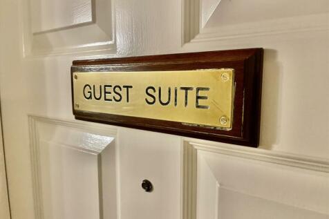 Guest suite