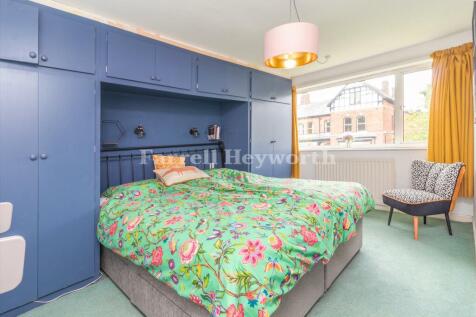 Bedroom 1 image 2