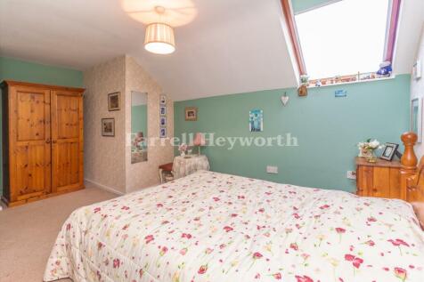 Bedroom 1 image 2 Ne