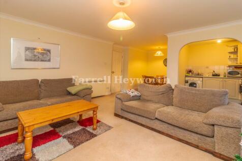 Lounge image 2