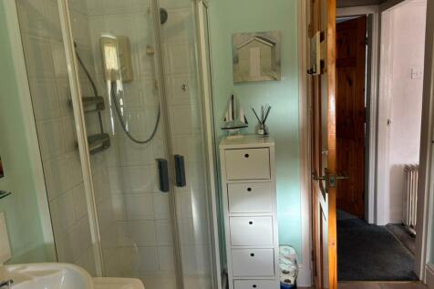 Robinson Bathroom
