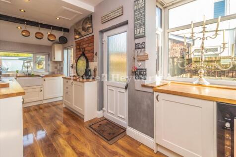 Kitchen image 3