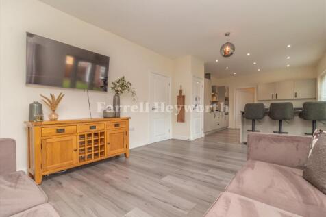 Kitchen Family Room 