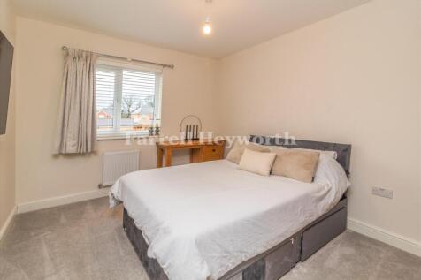 Bedroom 3 image 2