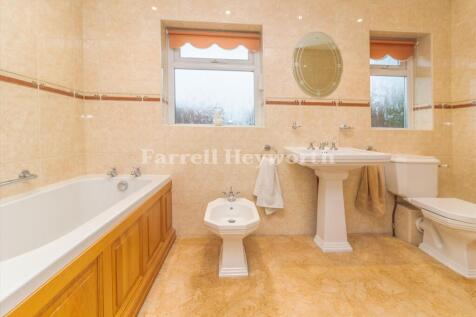 Bathroom image 2