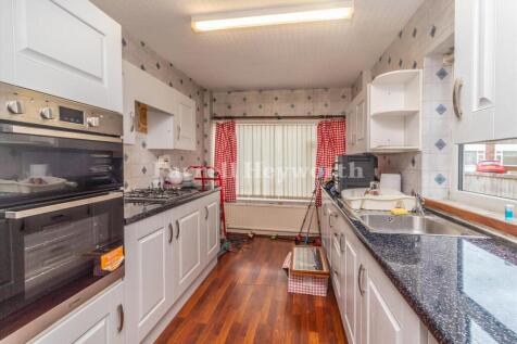 Kitchen image 3