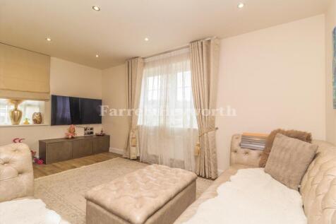 Lounge image 2
