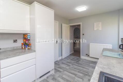 Kitchen image 3