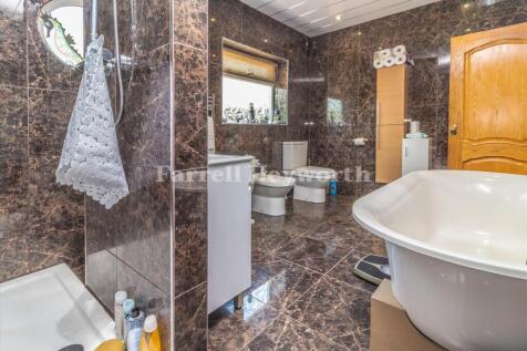 Bathroom image 2