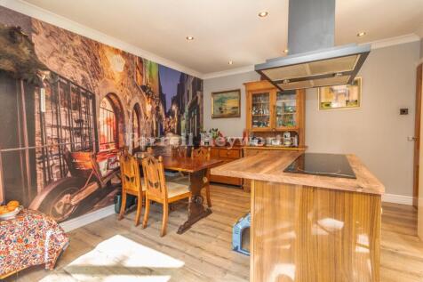 Dining Area image 3
