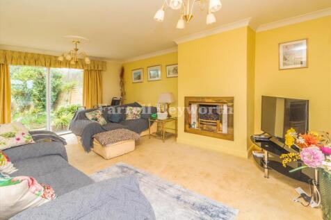 Lounge image 2
