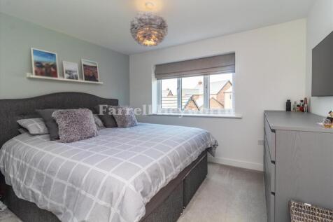 Bedroom 1 image 2