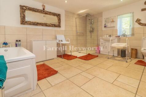 Bathroom image 2