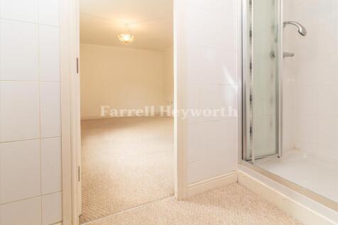 En suite image 2