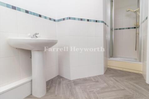 Bedroom 2 en suite