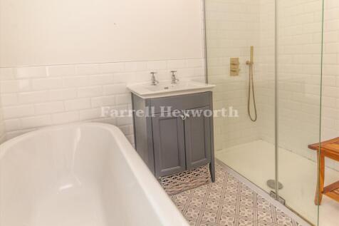 Bathroom image 2