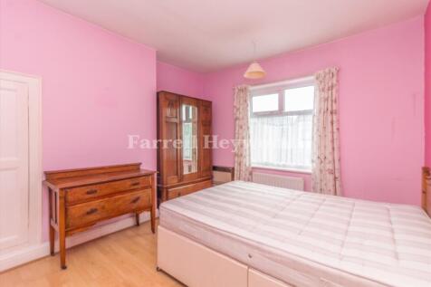 Bedroom 1 image 2
