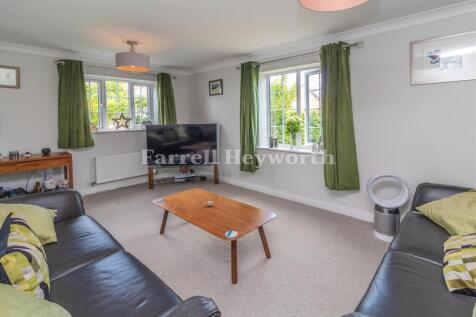 Lounge image 2