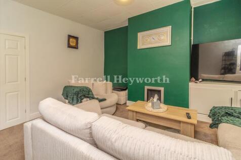 Lounge image 2