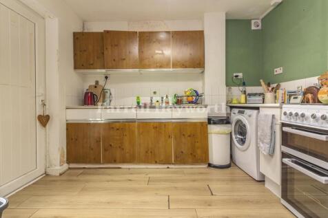 Kitchen b