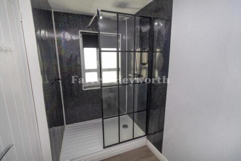 En Suite Shower