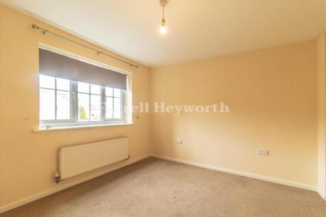Bedroom 1 image 2
