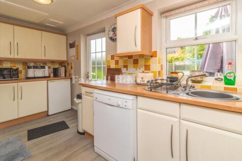 Kitchen image 4