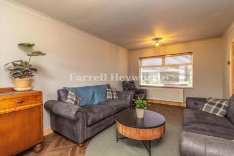 Lounge image 3