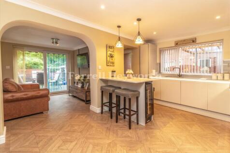 Kitchen image 3