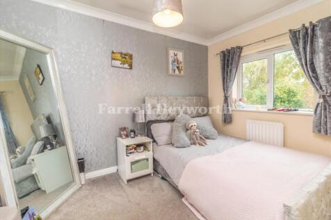 Bedroom 2 image 2