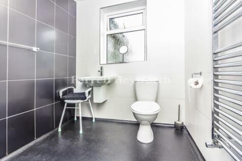 Shower Room image 2