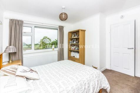 Bedroom 3 image 2