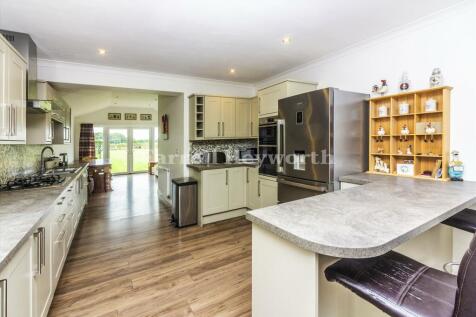 Kitchen image 3