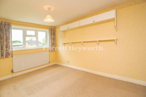 Bedroom 2 image 2