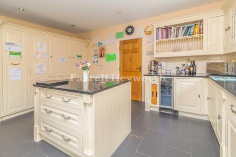 Kitchen image 4