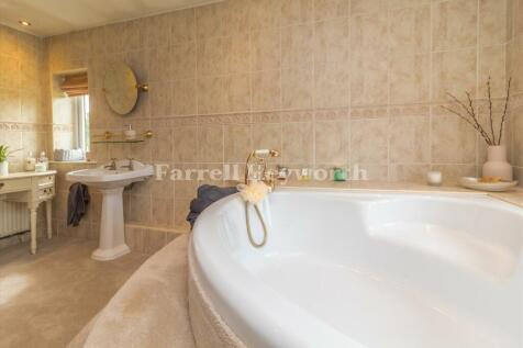 Bathroom image 2