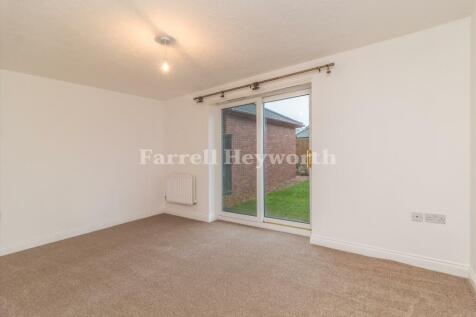 Bedroom 1 image 2