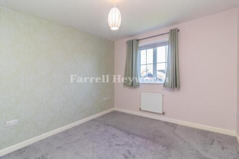 Bedroom 1 image 2