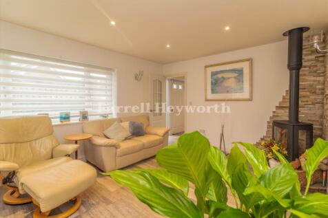 Lounge image 2