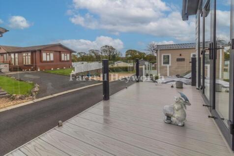 Front Decking Area