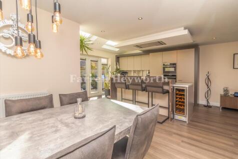Kitchen image 3