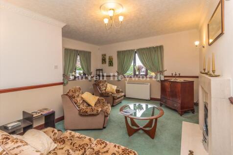 Lounge image 2