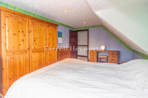Bedroom 1 image 2