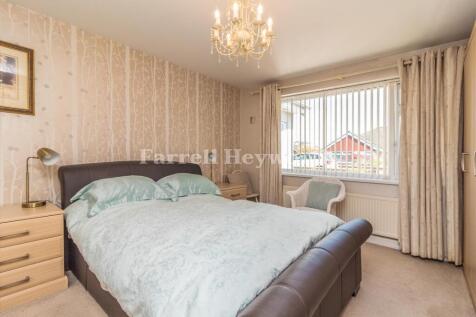 Bedroom 1 image 2